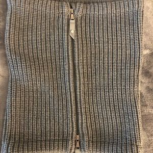 Lululemon, Grey infinity scarf